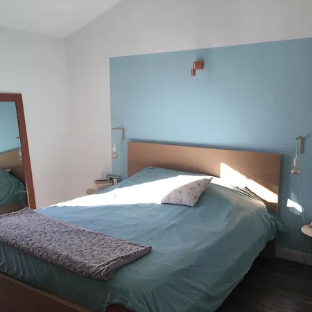 Villa Avec Piscine Proche De La *