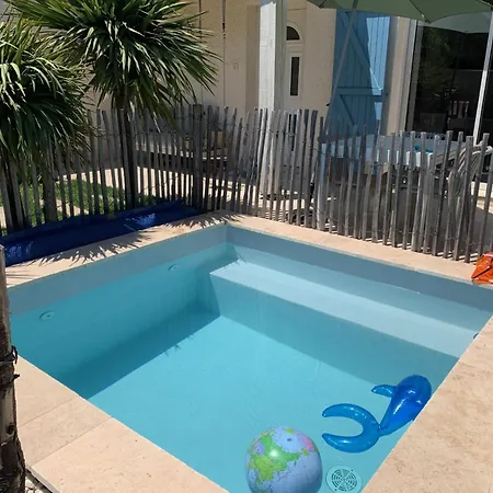 Villa Avec Piscine Proche De La