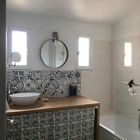 Avec Piscine Proche De La Villa Lattes