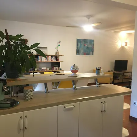 Avec Piscine Proche De La Villa